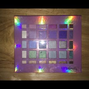 💛 Ulta Holo Eyshadow Pallete